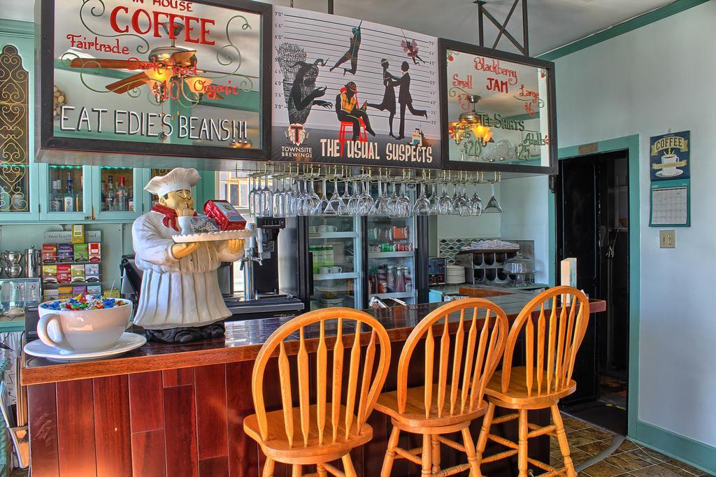 The Old Courthouse Inn Powell River Eksteriør bilde